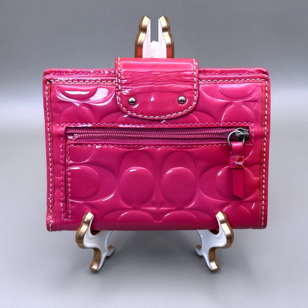 Coach Y2K Pink Patent Leather Signature C Embossed Silver Turnlock Medium Wallet - Picture 2 of 14